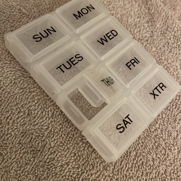 Vera Bradley Travel Pill Case in NWT - Picture 7 of 7